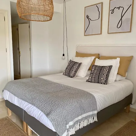 Guadalmina Beach Holidays Apartment, Marbella